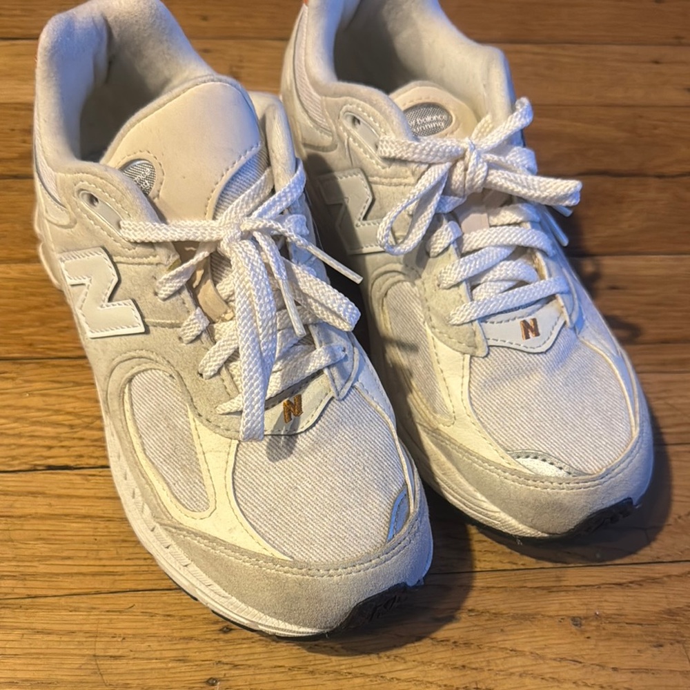 New Balance 2002R